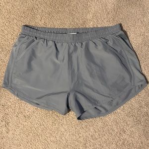 Under Armour athletic shorts - lined